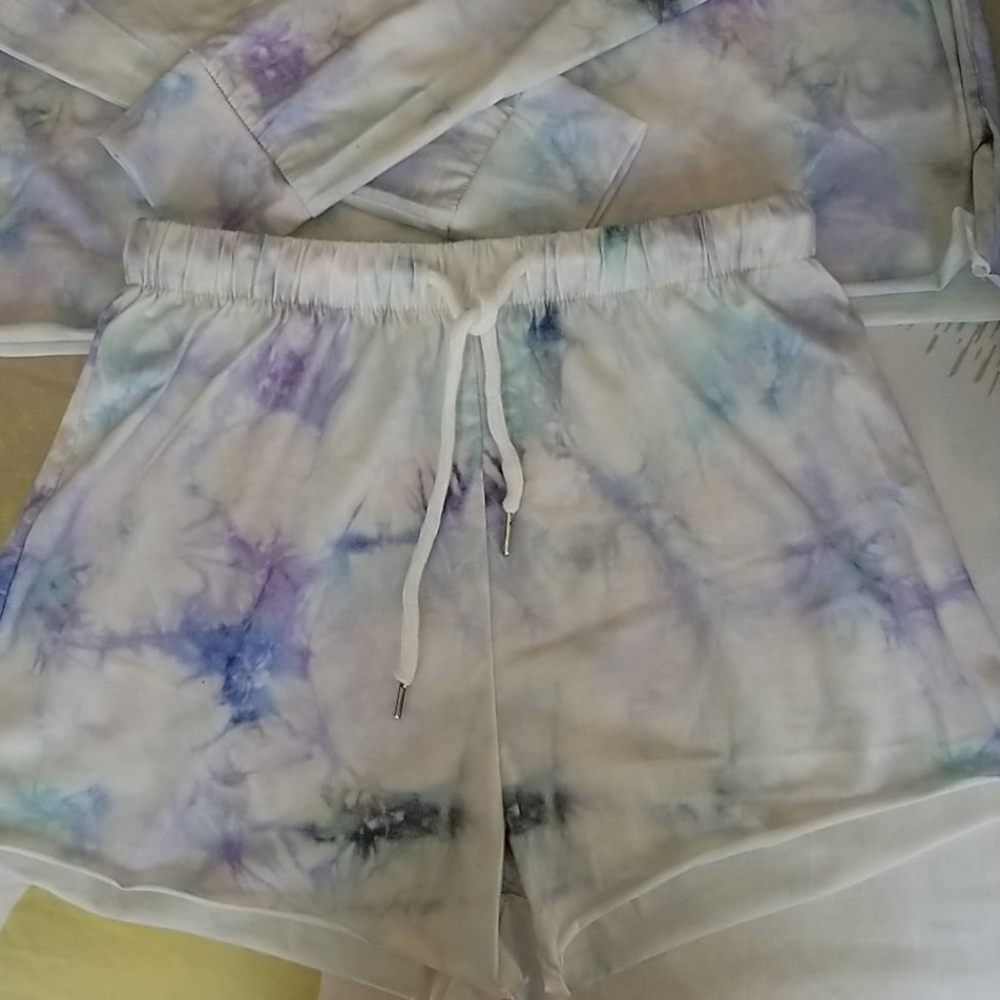 Two piece set